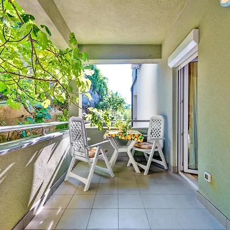 Apartment Apartment With 2 Bedrooms In Strozanac With Wonderful Sea View Furnished Garden And Wifi Podstrana